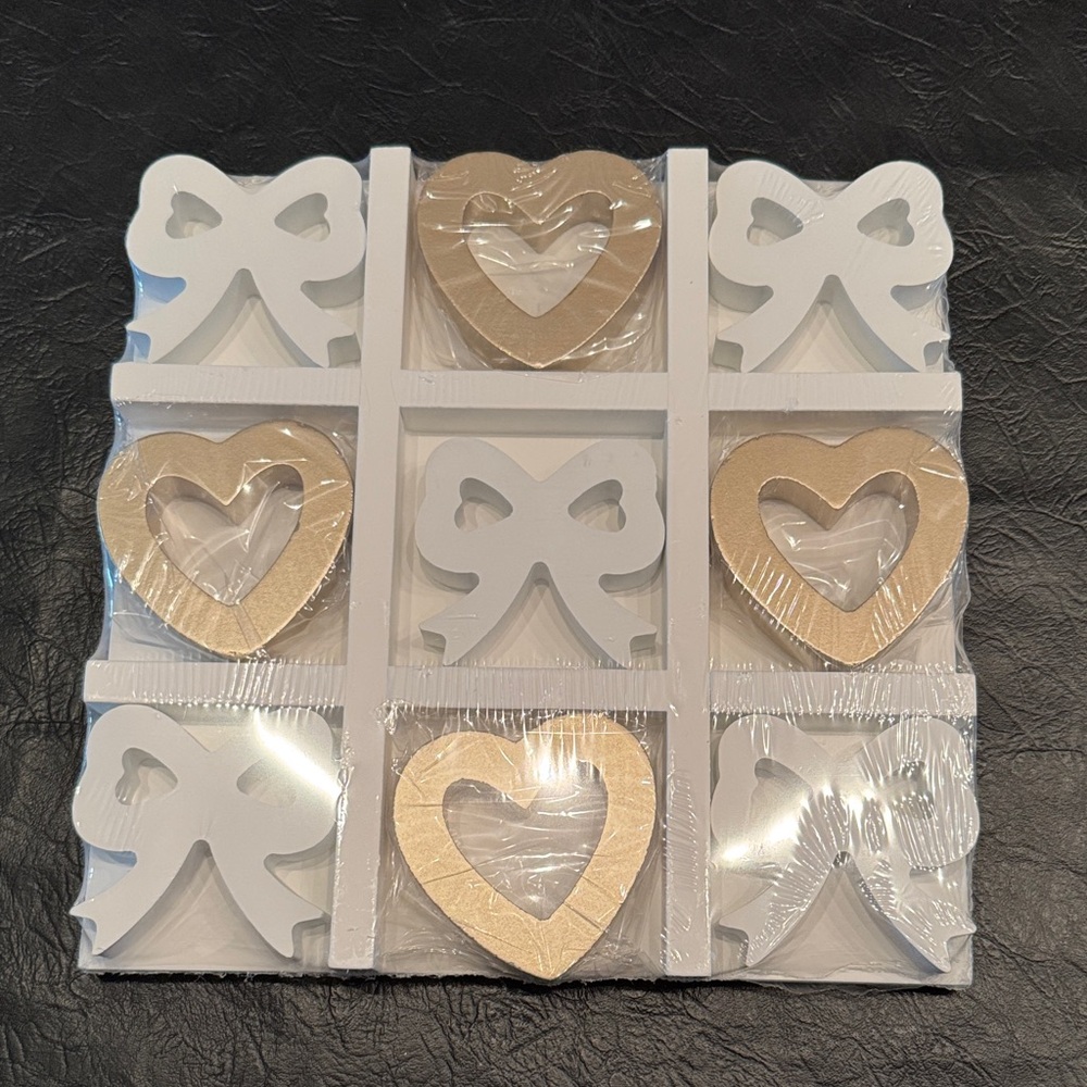 White and Gold Heart and Bow Tic Tac Toe Game, NEW, Fancy & Fun